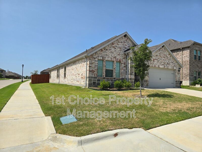 Rentals In Fort Worth, TX -Modern Smart Home in Northwest ISD property image