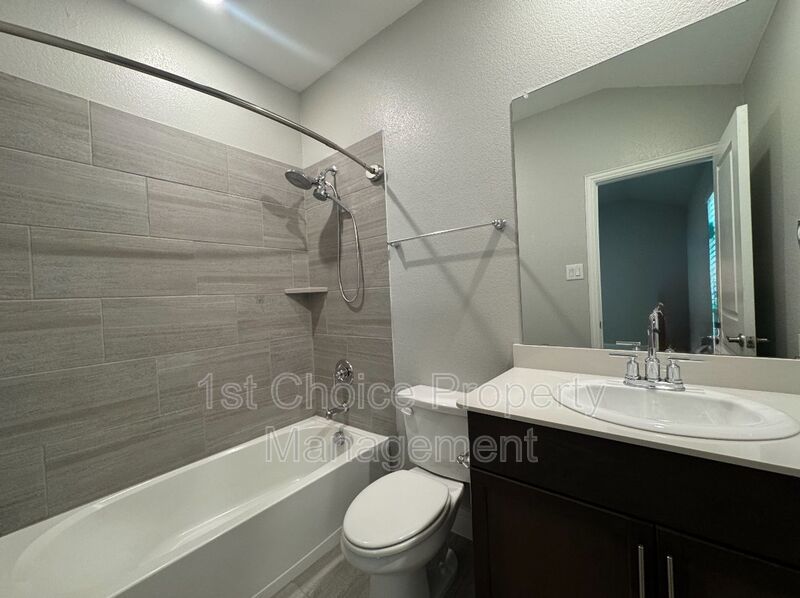 Rentals In Fort Worth, TX -Modern Smart Home in Northwest ISD property image
