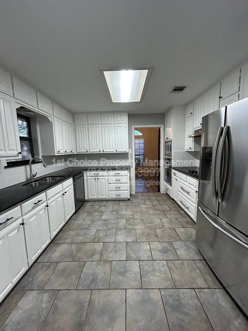 North Richland Texas Homes For Rent with a Guest House property image