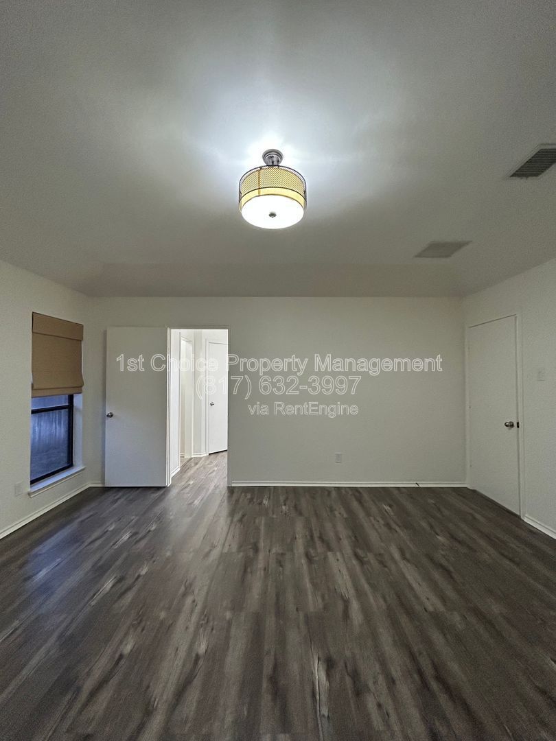 North Richland Texas Homes For Rent with a Guest House property image