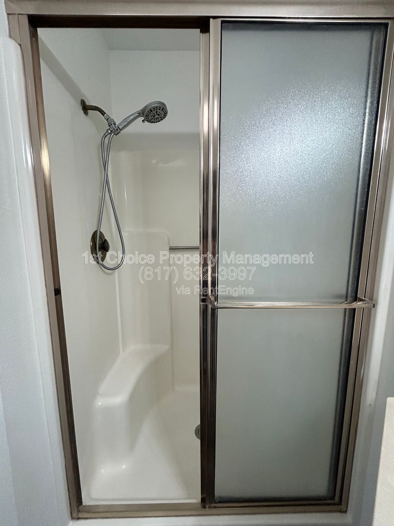 North Richland Texas Homes For Rent with a Guest House property image