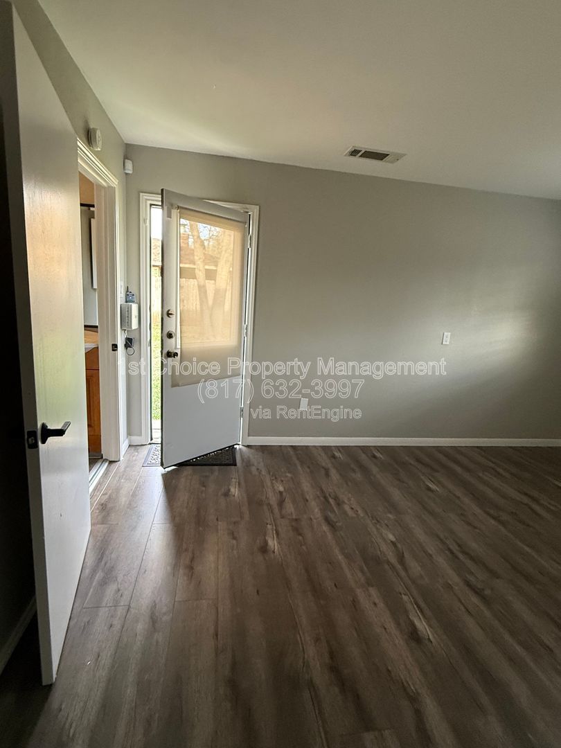 North Richland Texas Homes For Rent with a Guest House property image