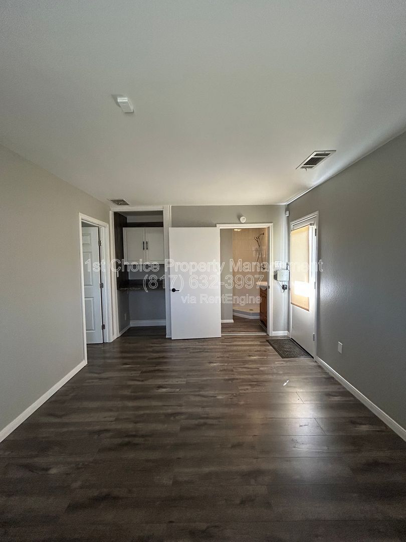 North Richland Texas Homes For Rent with a Guest House property image