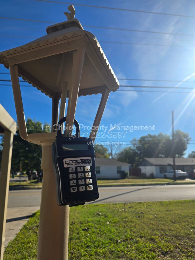 Rentals in FORT WORTH! Birdville ISD! property image