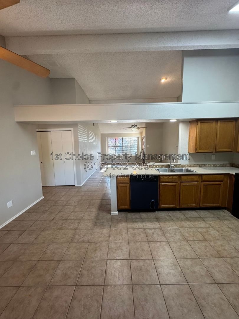 “Bedford Texas Duplex for Rent” property image