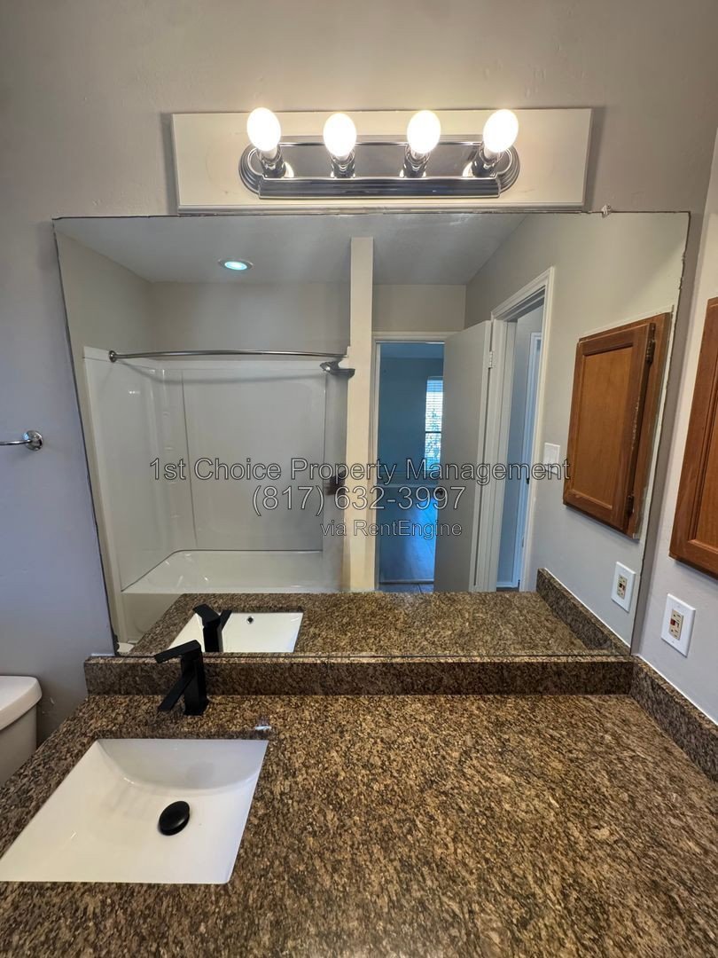 “Bedford Texas Duplex for Rent” property image