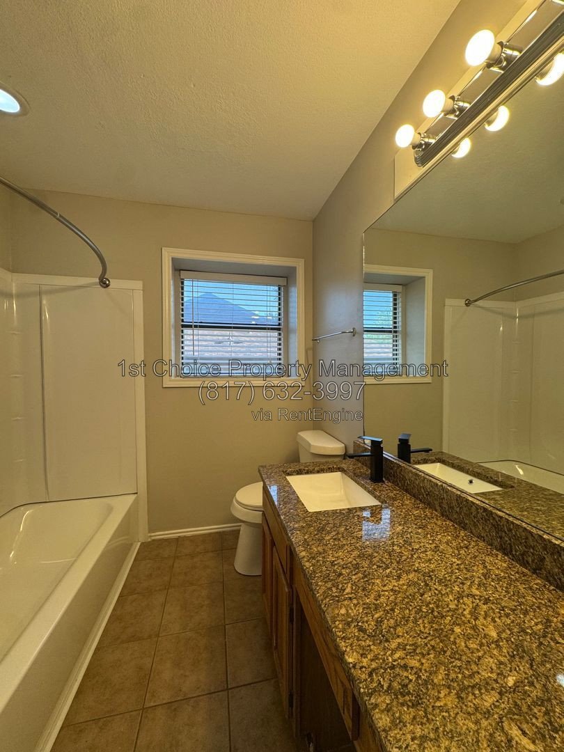 “Bedford Texas Duplex for Rent” property image
