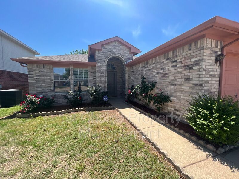 Fort Worth Texas Homes For Rent in Watauga! property image