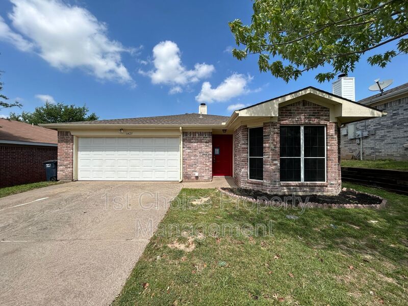 6425 Riverwater Trl
