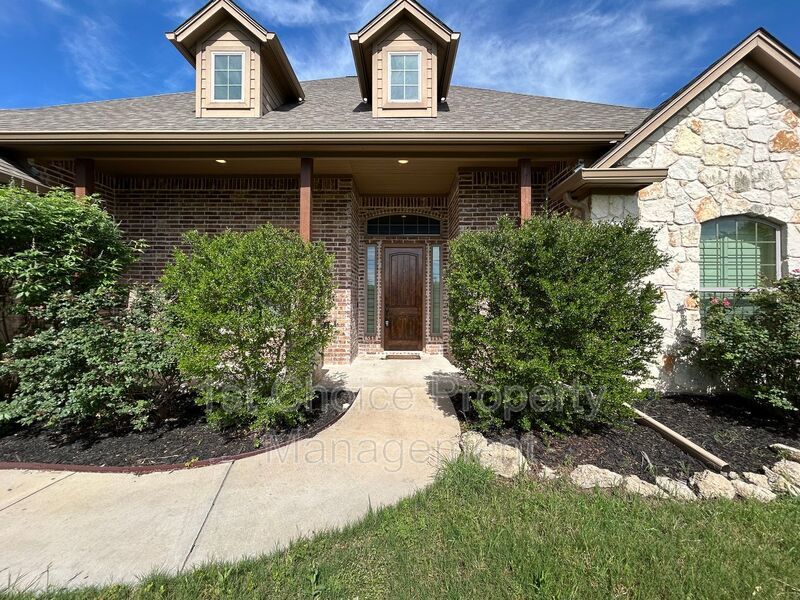 Azle Texas Homes For Rent on a 2-acre lot property image