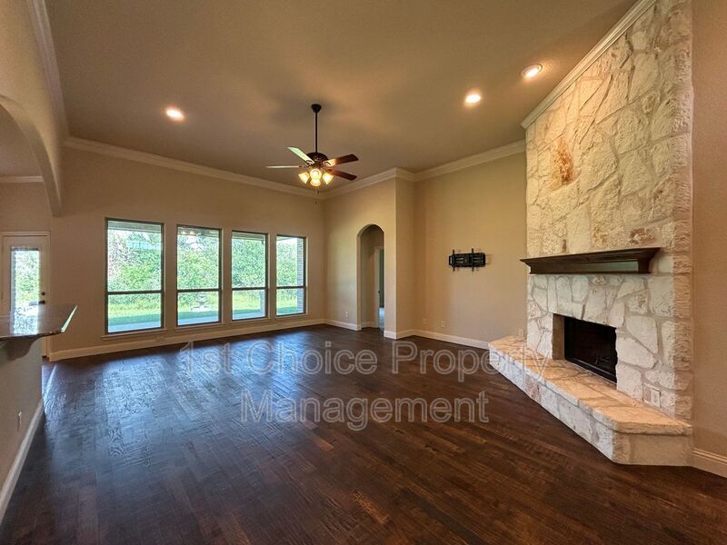 Azle Texas Homes For Rent on a 2-acre lot property image