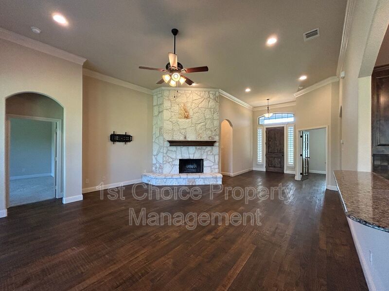 Azle Texas Homes For Rent on a 2-acre lot property image