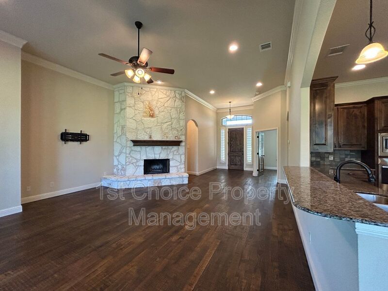 Azle Texas Homes For Rent on a 2-acre lot property image