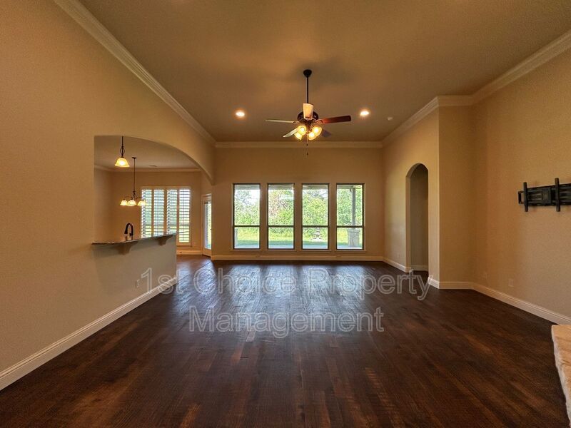 Azle Texas Homes For Rent on a 2-acre lot property image
