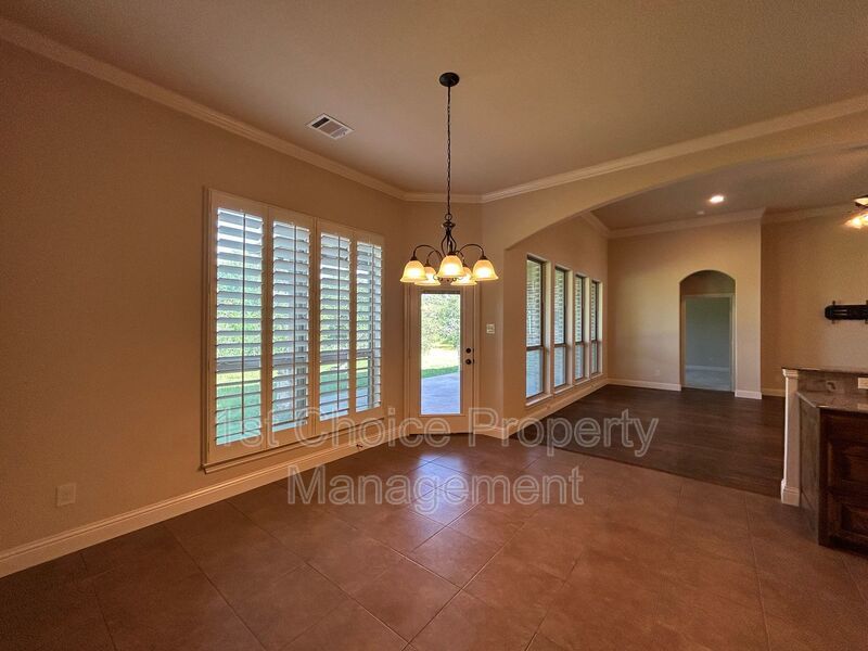 Azle Texas Homes For Rent on a 2-acre lot property image