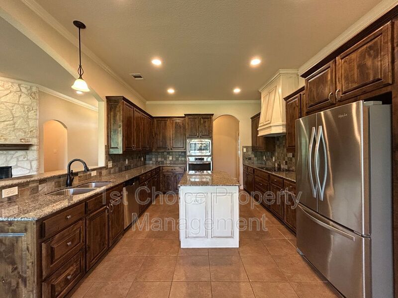 Azle Texas Homes For Rent on a 2-acre lot property image