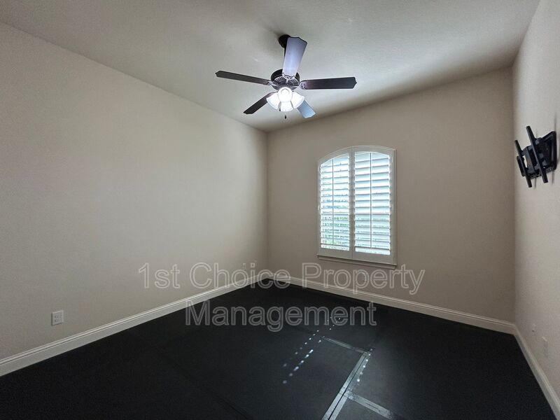 Azle Texas Homes For Rent on a 2-acre lot property image