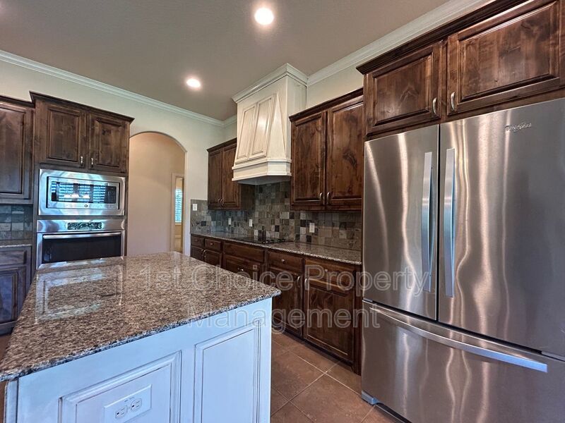 Azle Texas Homes For Rent on a 2-acre lot property image