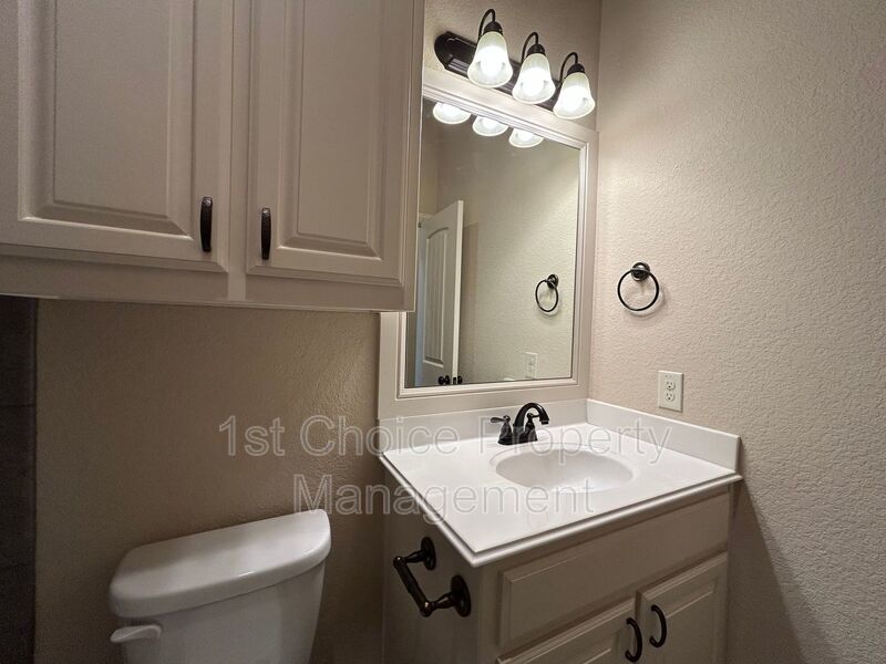 Azle Texas Homes For Rent on a 2-acre lot property image