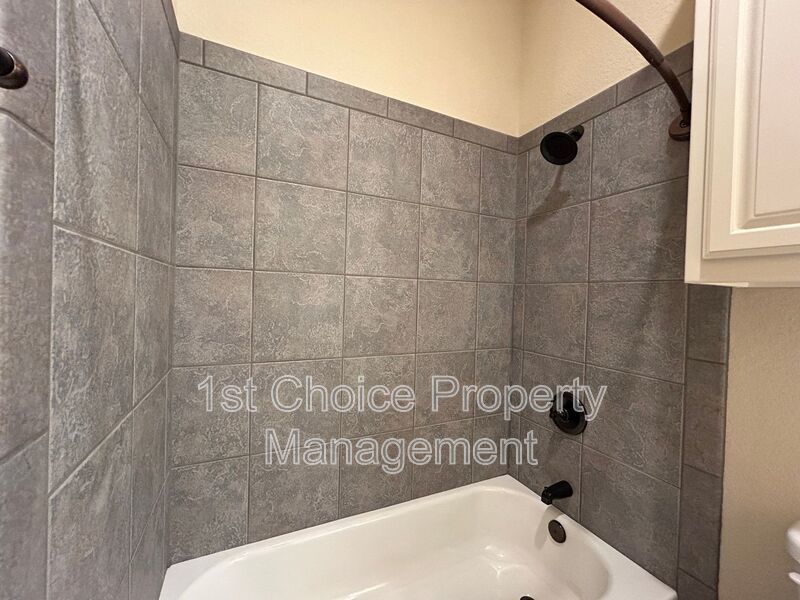 Azle Texas Homes For Rent on a 2-acre lot property image