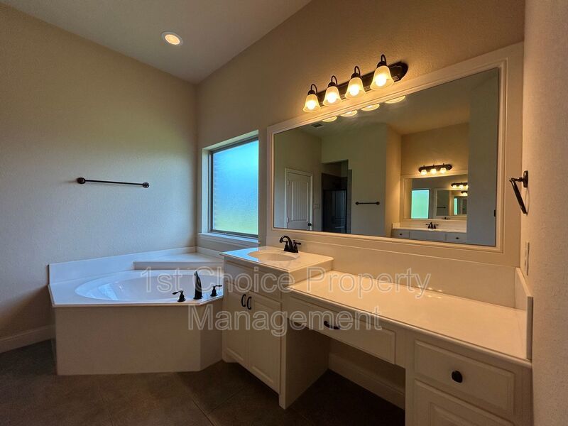 Azle Texas Homes For Rent on a 2-acre lot property image