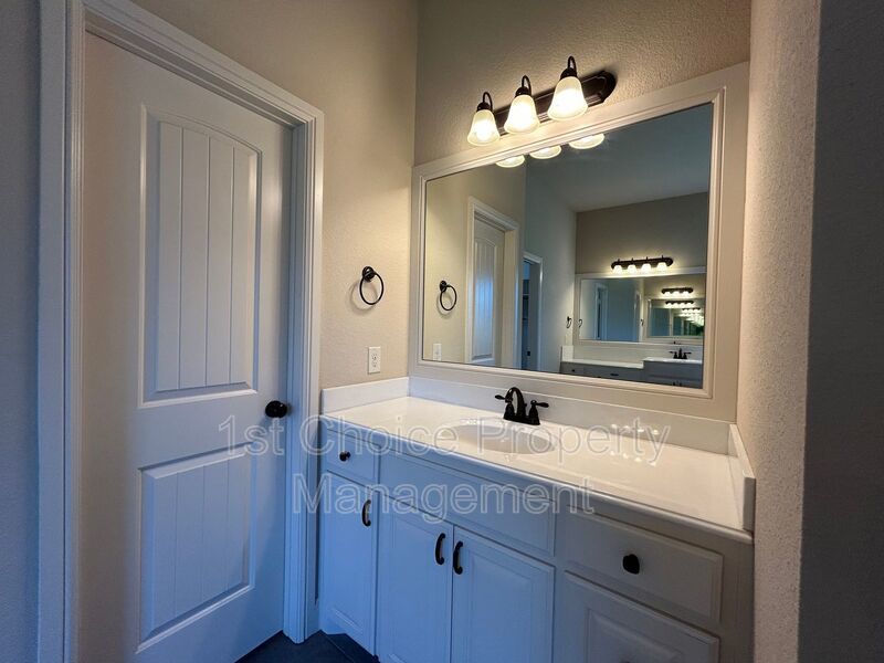 Azle Texas Homes For Rent on a 2-acre lot property image