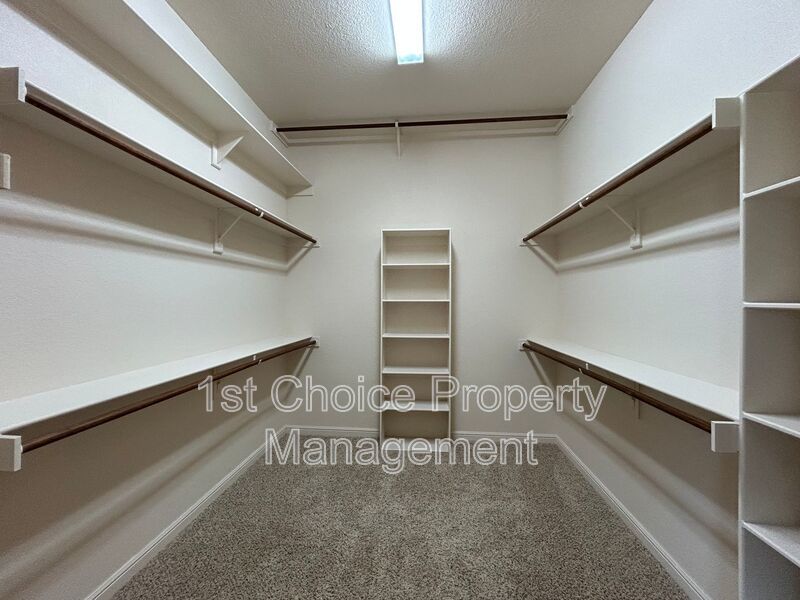 Azle Texas Homes For Rent on a 2-acre lot property image
