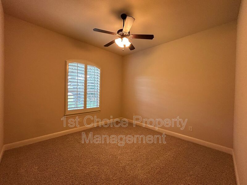 Azle Texas Homes For Rent on a 2-acre lot property image