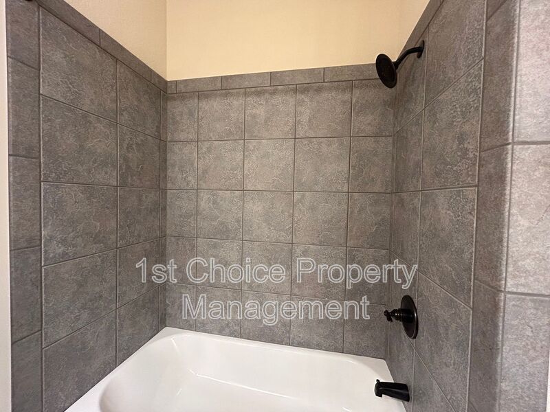 Azle Texas Homes For Rent on a 2-acre lot property image