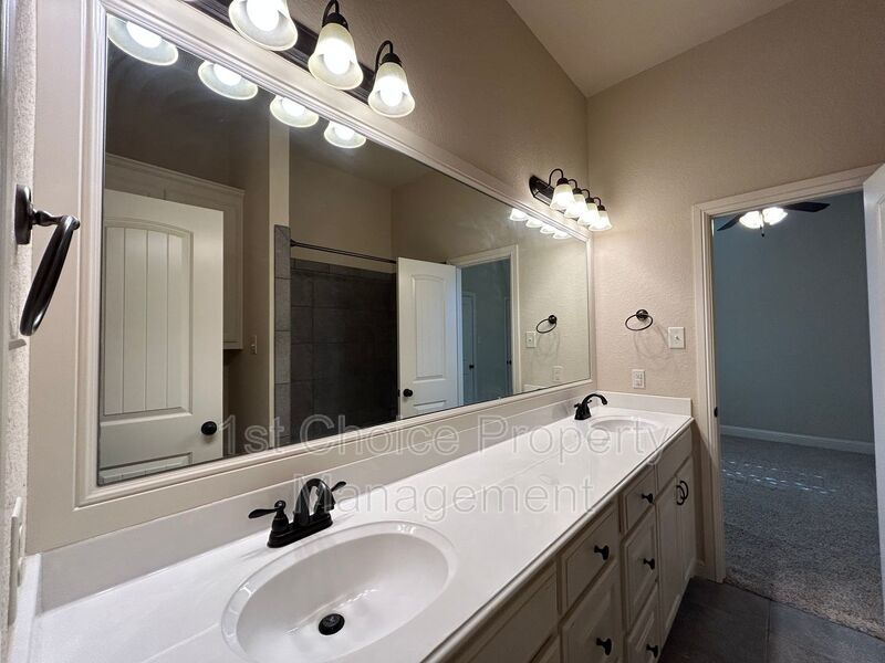 Azle Texas Homes For Rent on a 2-acre lot property image