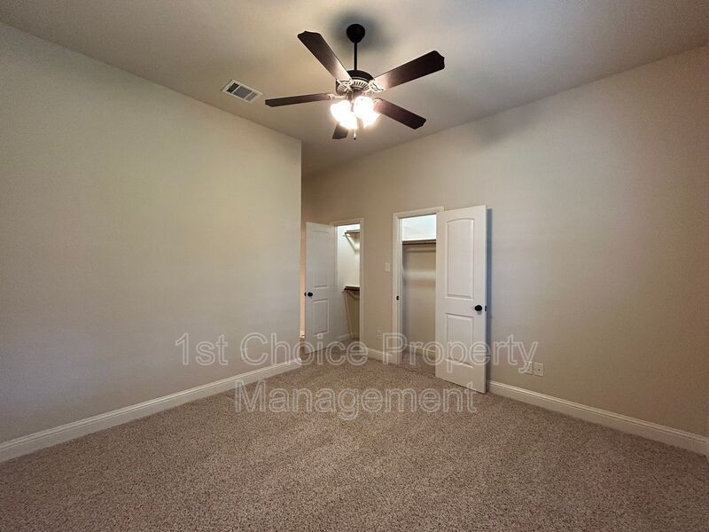 Azle Texas Homes For Rent on a 2-acre lot property image