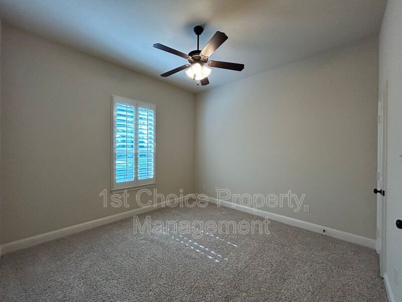 Azle Texas Homes For Rent on a 2-acre lot property image