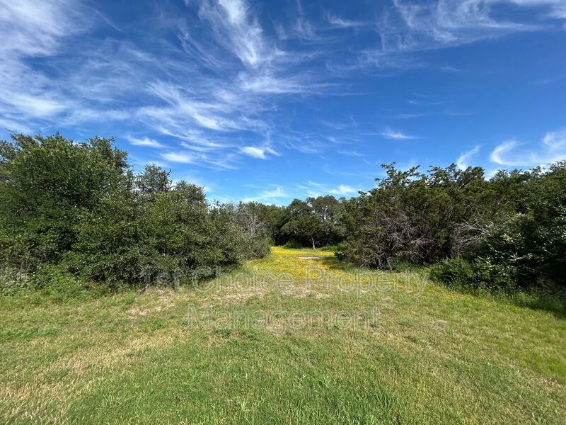 Azle Texas Homes For Rent on a 2-acre lot property image