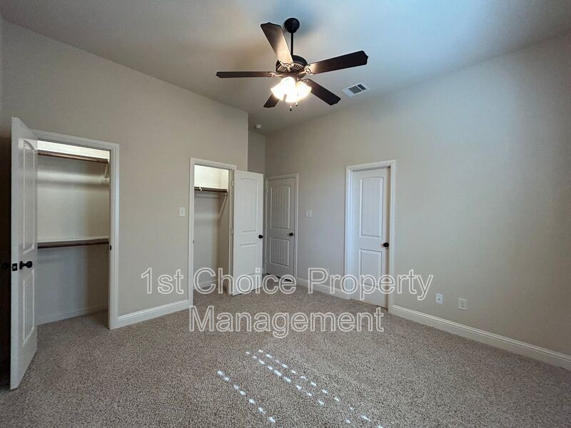 Azle Texas Homes For Rent on a 2-acre lot property image